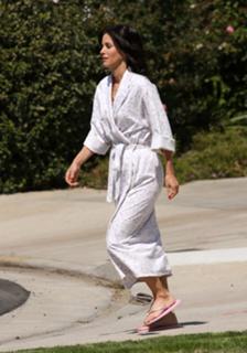 Courteney Cox feet photo thumbnail