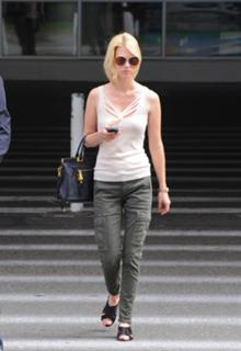 January Jones feet photo thumbnail