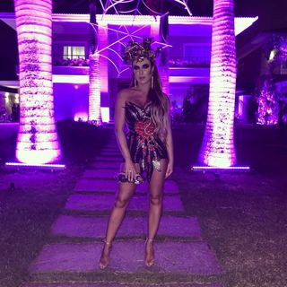 Nicole Bahls feet photo thumbnail