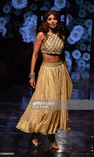 Shilpa Shetty Kundra feet photo thumbnail