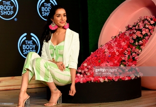 Shraddha Kapoor feet photo thumbnail