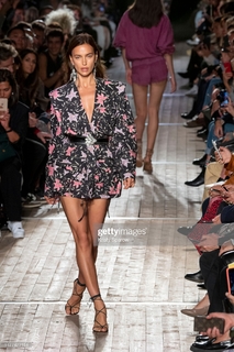 Irina Shayk feet photo thumbnail