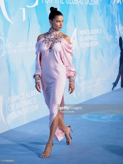 Adriana Lima feet photo thumbnail