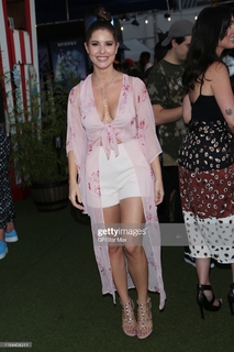 Amanda Cerny feet photo thumbnail