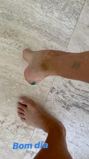 Flávia Alessandra feet photo thumbnail