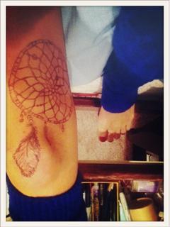 Debby Ryan feet photo thumbnail