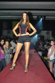 Zaira Nara feet photo thumbnail