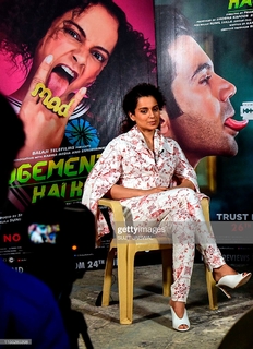 Kangana Ranaut feet photo thumbnail