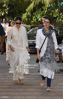Kareena Kapoor feet photo thumbnail