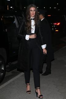 Taylor Hill feet photo thumbnail