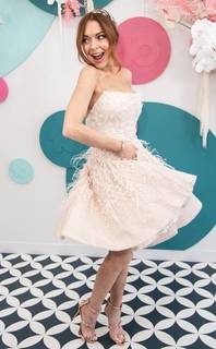 Lindsay Lohan feet photo thumbnail