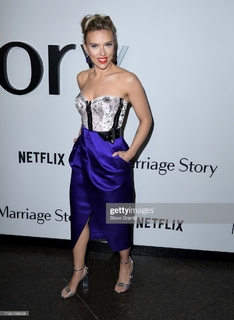 Scarlett Johansson feet photo thumbnail