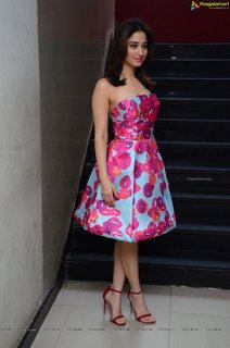 Tamannaah Bhatia feet photo thumbnail
