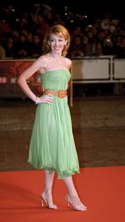 Kylie Minogue feet photo thumbnail