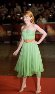 Kylie Minogue feet photo thumbnail