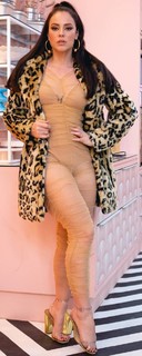 Paolla Oliveira feet photo thumbnail