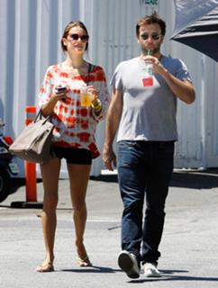 Alessandra Ambrosio feet photo thumbnail