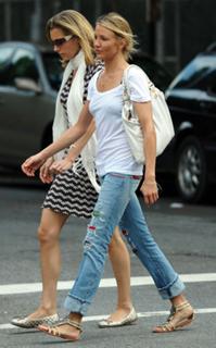 Cameron Diaz feet photo thumbnail