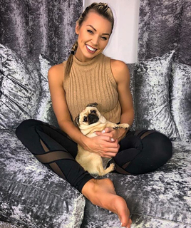 Gabrielle Taylor feet photo thumbnail