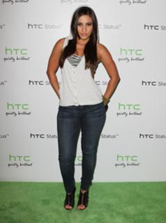 Francia Raisa feet photo thumbnail
