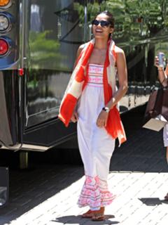 Freida Pinto feet photo thumbnail
