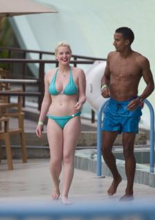 Helen Flanagan feet photo thumbnail