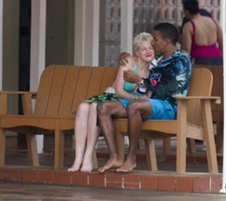 Helen Flanagan feet photo thumbnail