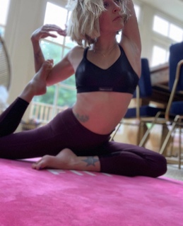 Fearne Cotton feet photo thumbnail