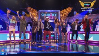 Holly Willoughby feet photo thumbnail