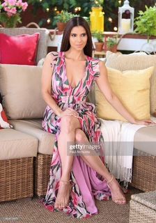 Roselyn Sanchez feet photo thumbnail