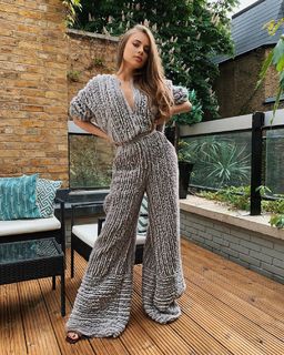 Xenia Tchoumitcheva feet photo thumbnail