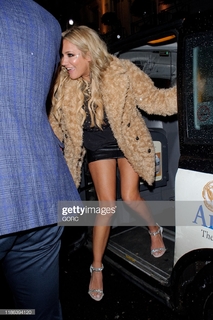 Caroline Flack feet photo thumbnail