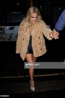 Caroline Flack feet photo thumbnail