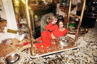 Rihanna feet photo thumbnail
