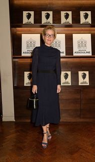 Gillian Anderson feet photo thumbnail