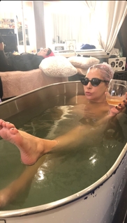 Lady Gaga feet photo thumbnail