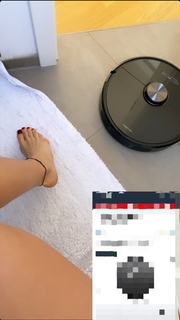 Lola Weippert feet photo thumbnail