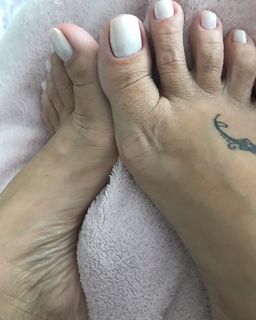 Karin Klemp feet photo thumbnail