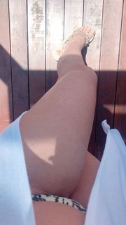 Alaine Crissiê feet photo thumbnail
