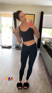Chelsea Green feet photo thumbnail