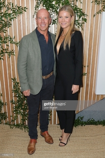Gwyneth Paltrow feet photo thumbnail