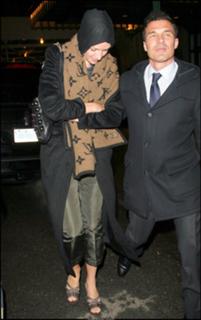 Uma Thurman feet photo thumbnail