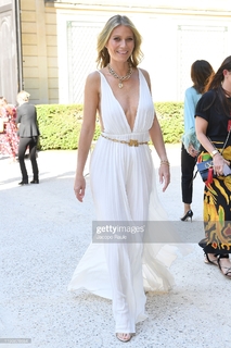 Gwyneth Paltrow feet photo thumbnail