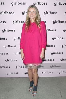 Gwyneth Paltrow feet photo thumbnail