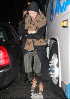 Uma Thurman feet photo thumbnail