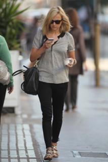 Fearne Cotton feet photo thumbnail