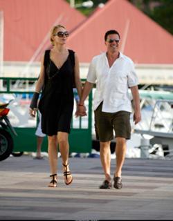 Uma Thurman feet photo thumbnail