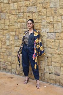 Ileana D'Cruz feet photo thumbnail