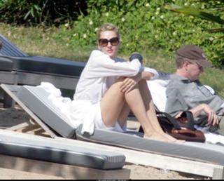 Uma Thurman feet photo thumbnail