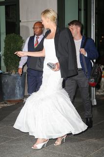 Charlize Theron feet photo thumbnail